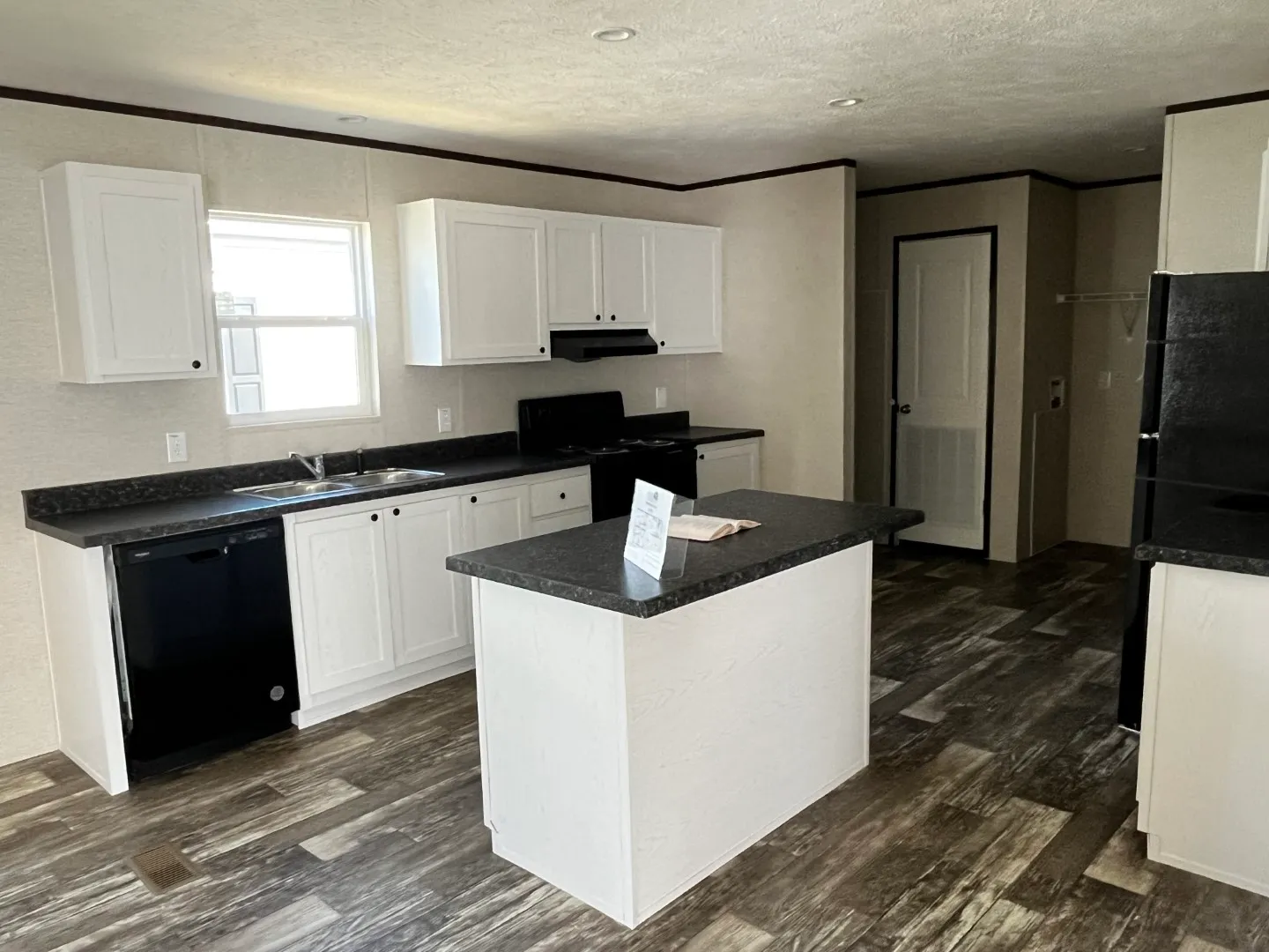 #10- 26x76 5bd 2bth