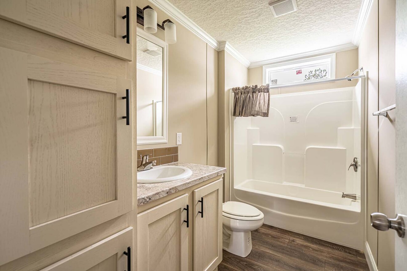 #10- 26x76 5bd 2bth